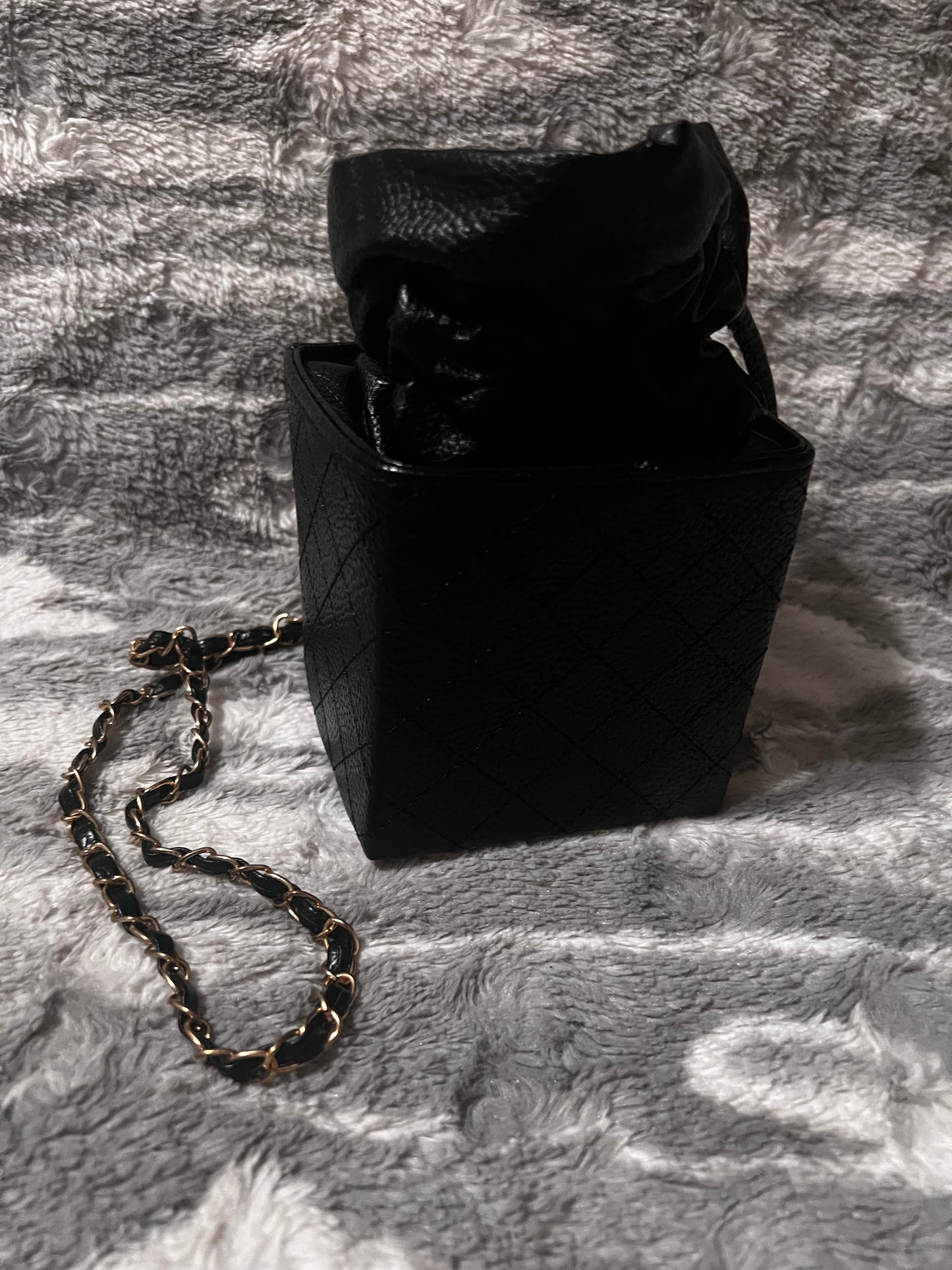 Los lindos bolsos cúbicos CC de Chantel