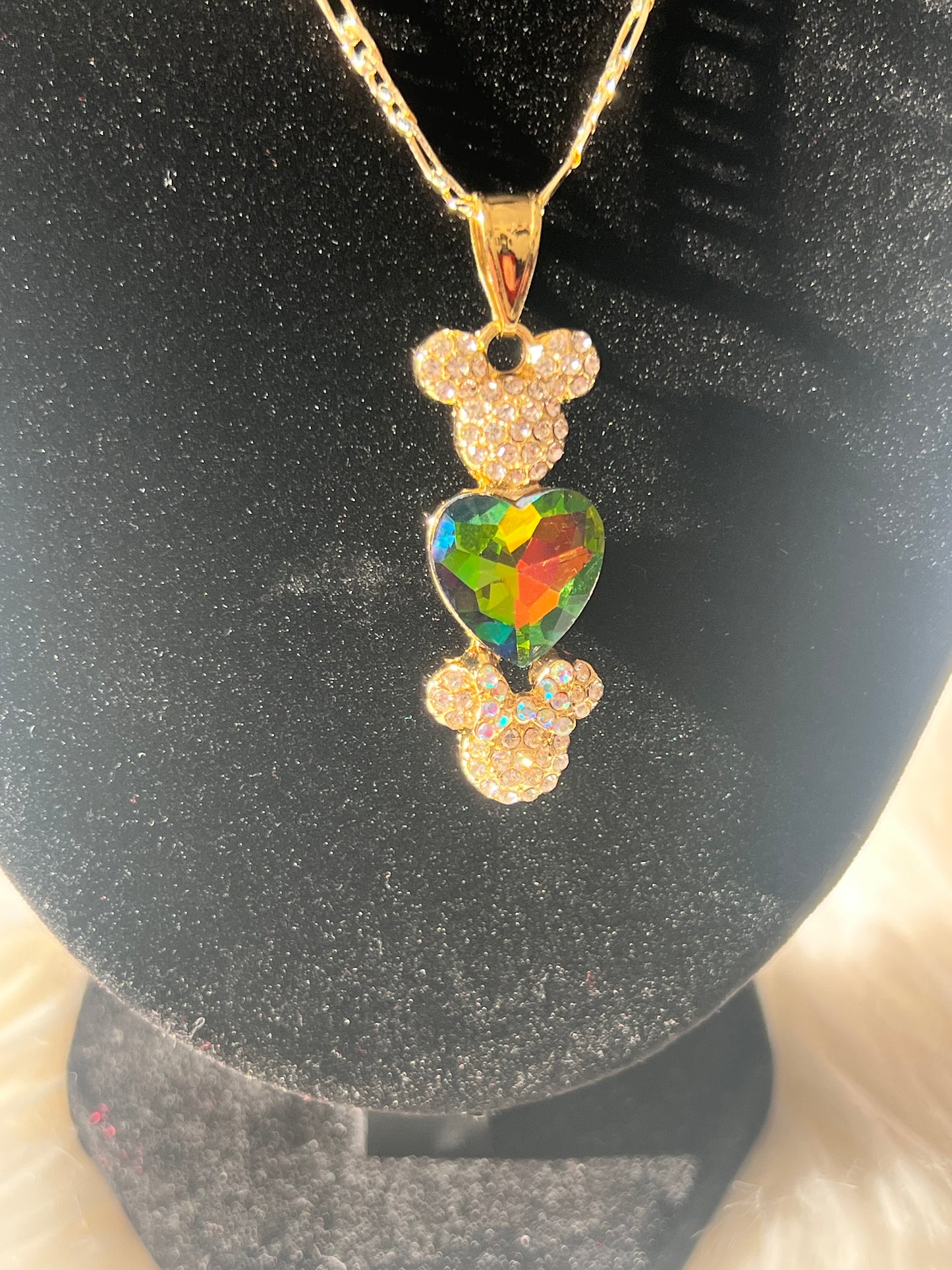 Collar de corazón de Minnie y Mickey dorado