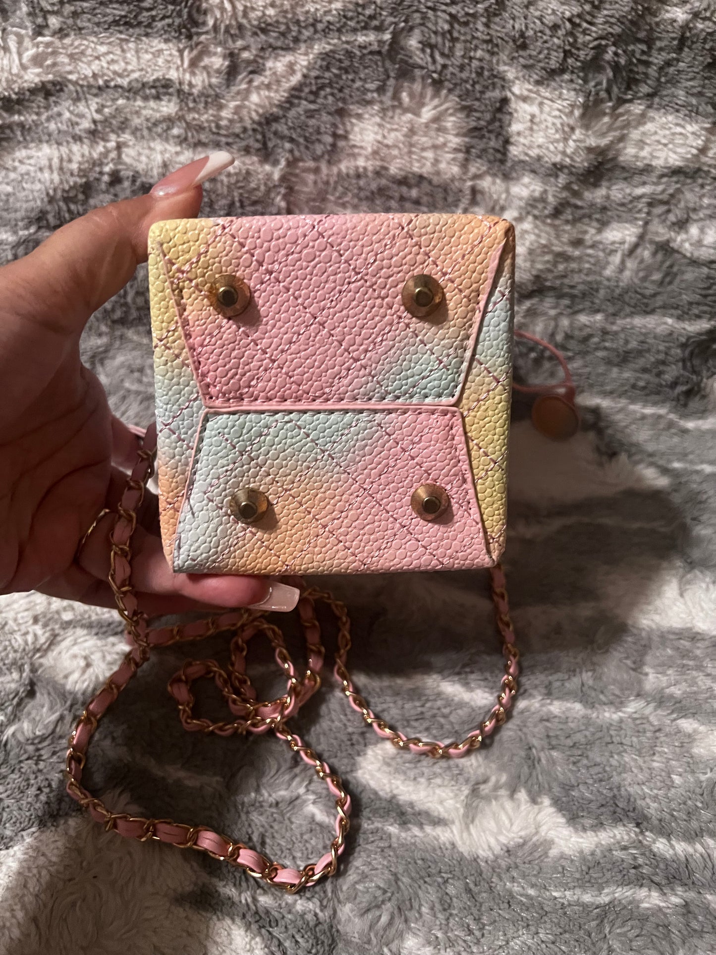 Los lindos bolsos cúbicos CC de Chantel