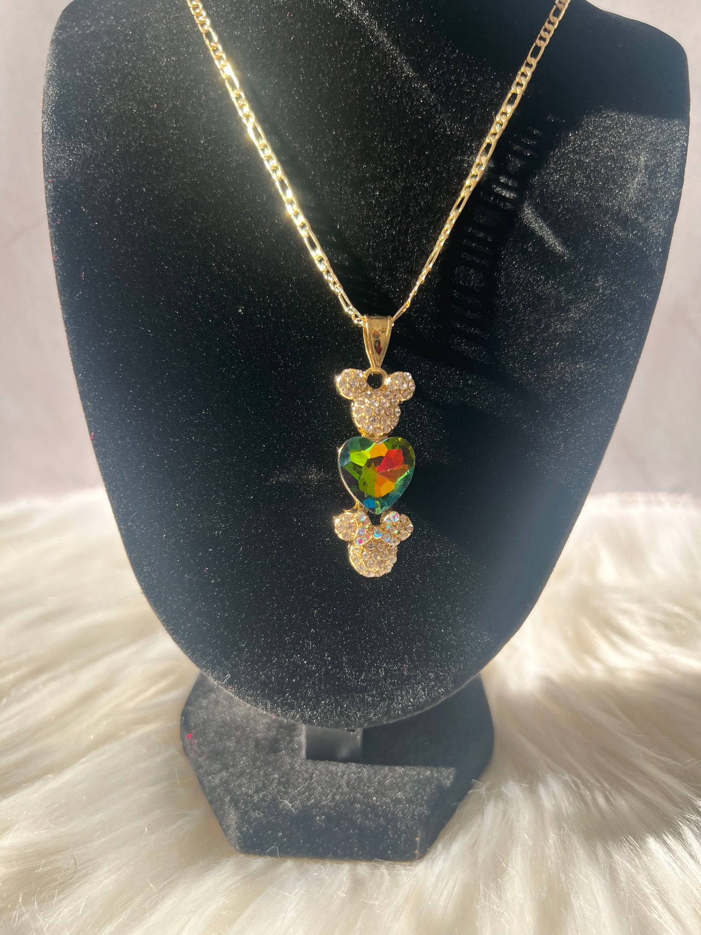 Collar de corazón de Minnie y Mickey dorado