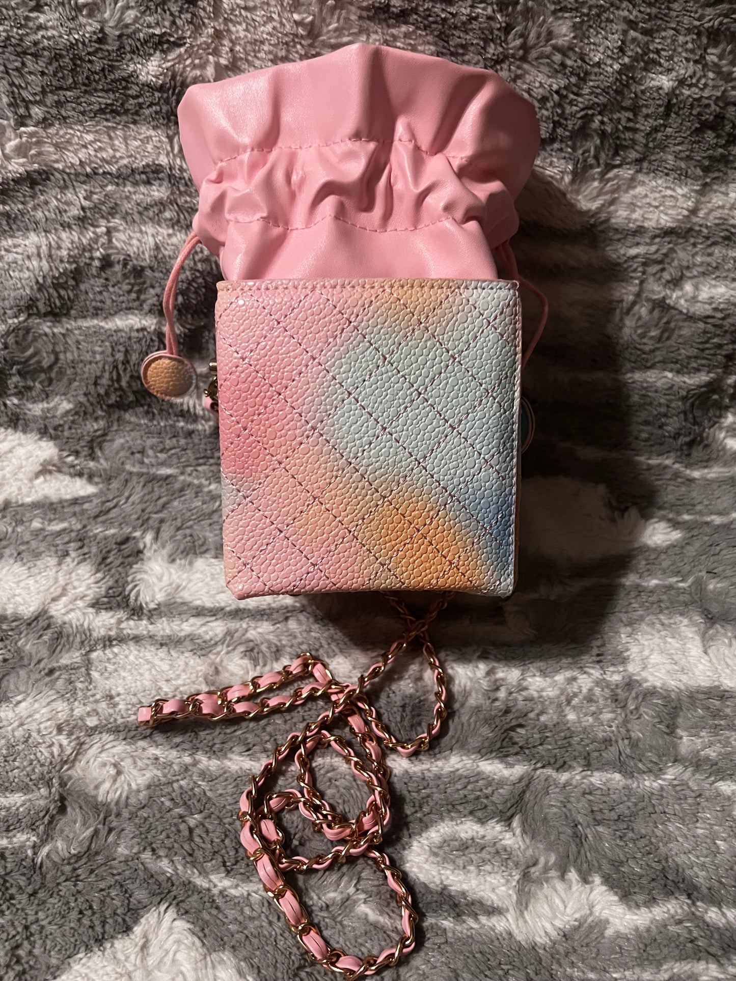 Los lindos bolsos cúbicos CC de Chantel
