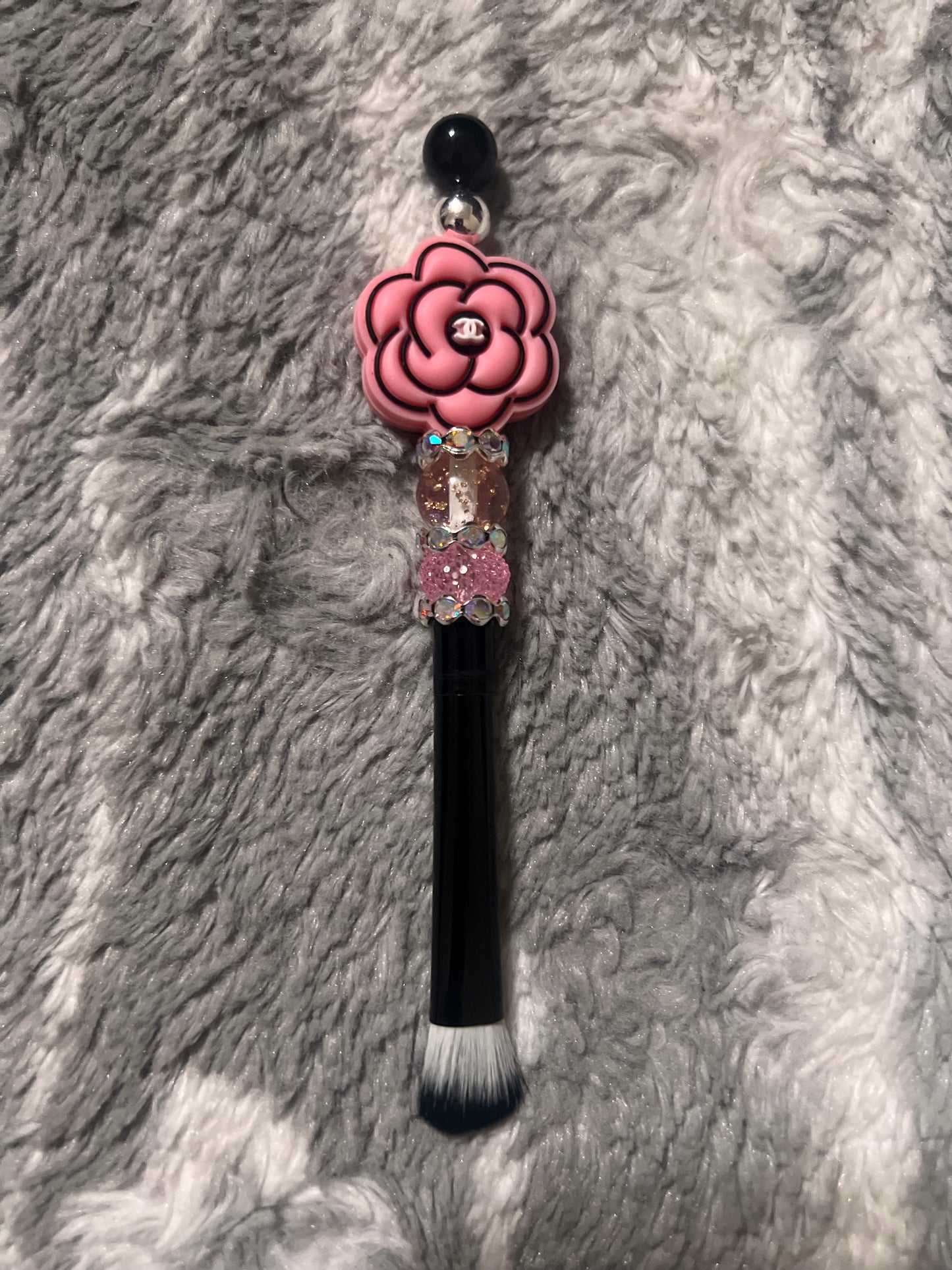 Juego de brochas de maquillaje CC Flower de color rosa y negro 🌸