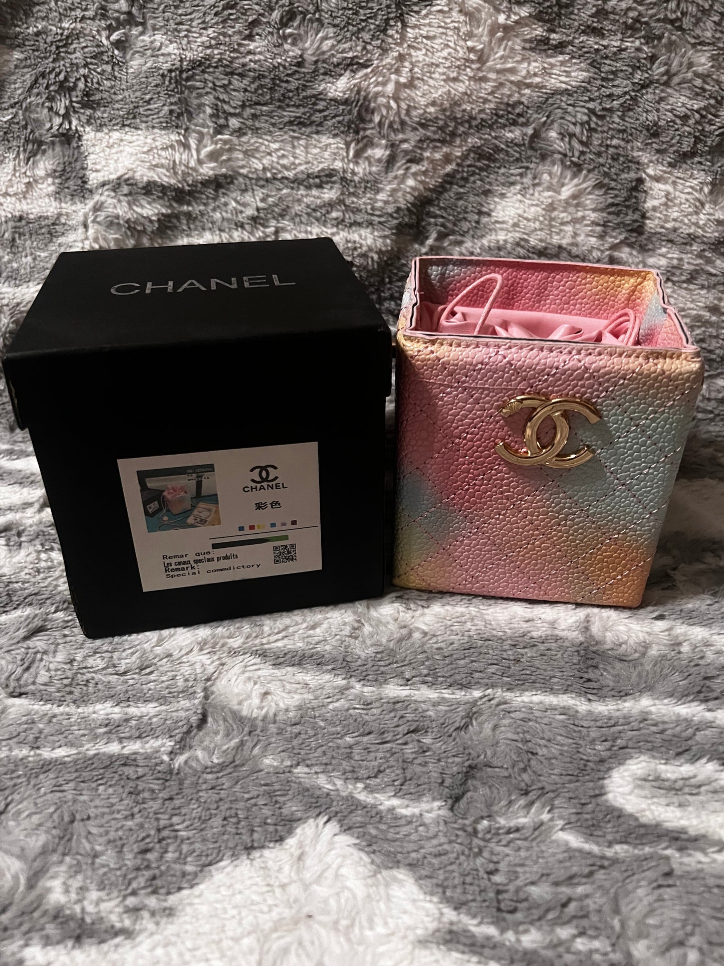 Los lindos bolsos cúbicos CC de Chantel