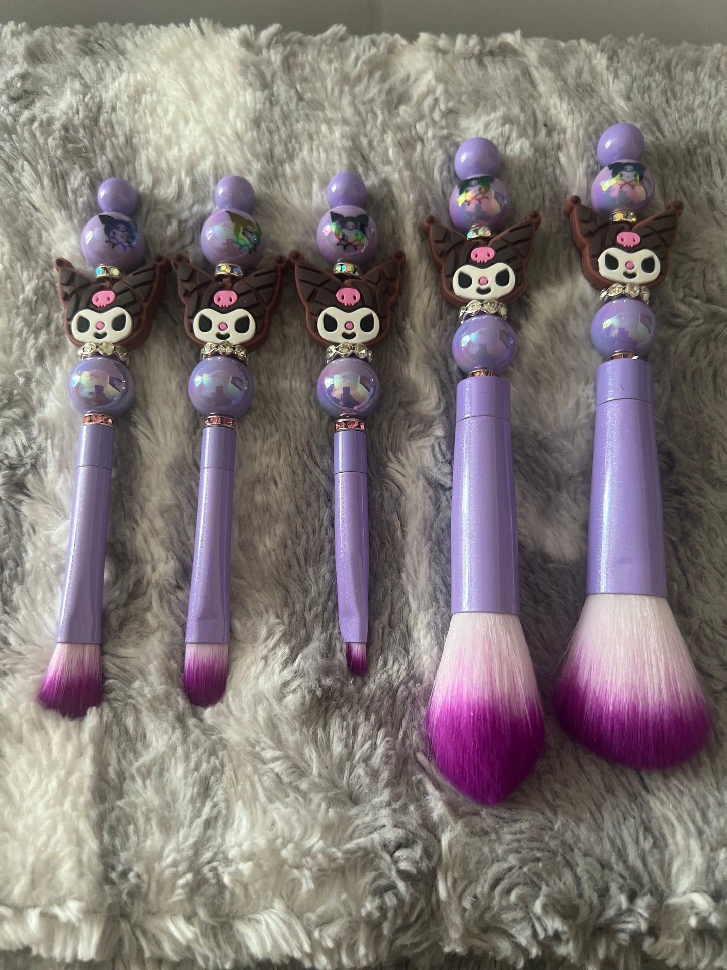 Juego de brochas de maquillaje de color morado Kuromi
