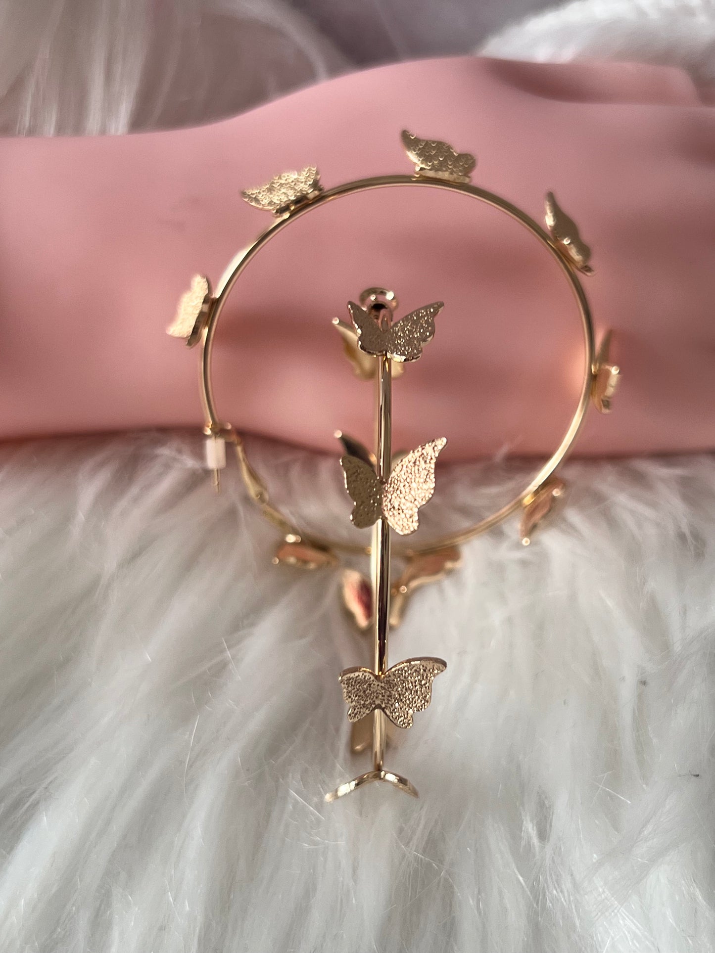 Pendientes de aro con forma de mariposa