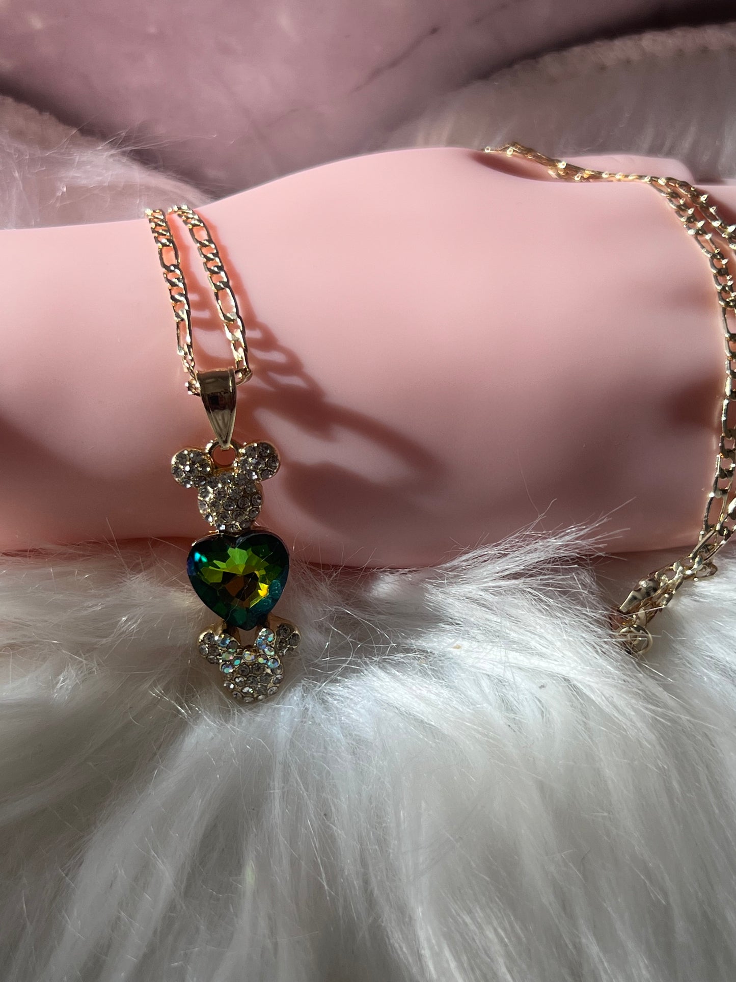 Collar de corazón de Minnie y Mickey dorado