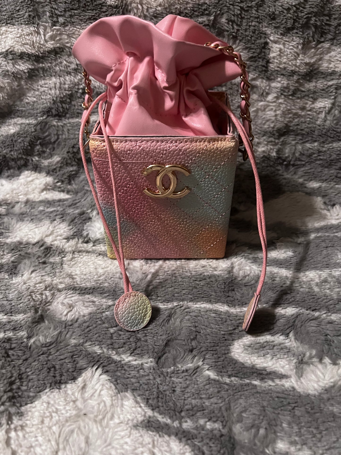 Los lindos bolsos cúbicos CC de Chantel