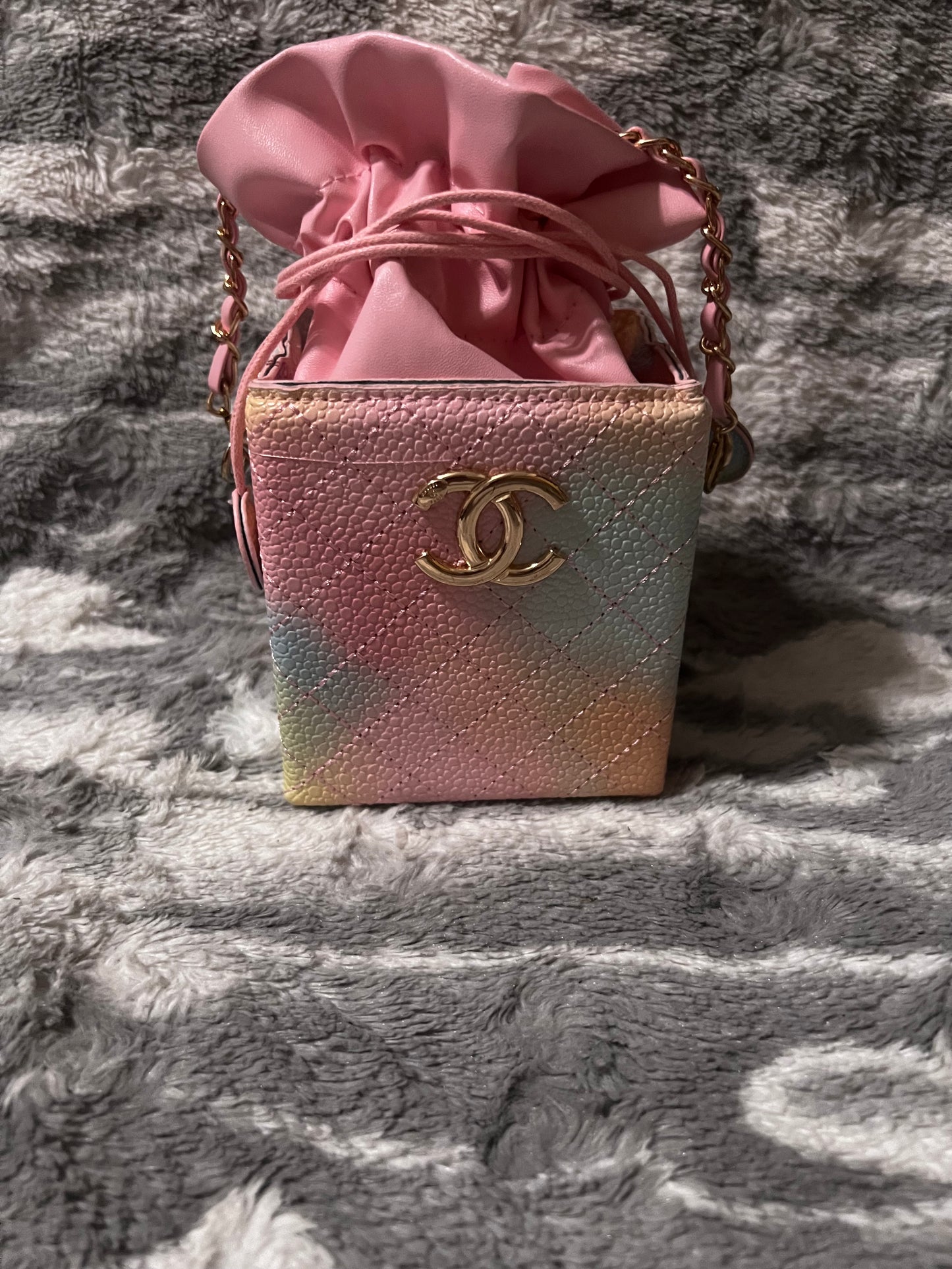 Los lindos bolsos cúbicos CC de Chantel