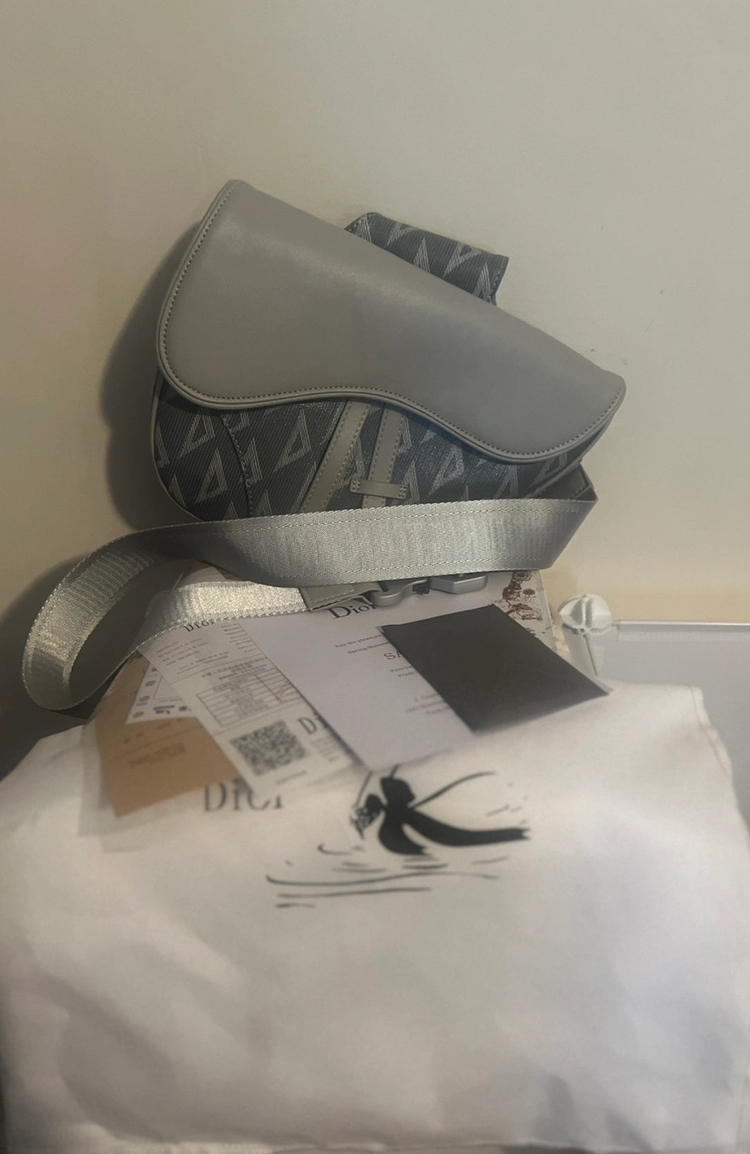 Bolso Saddle inspirado en cuero gris Dora Dior
