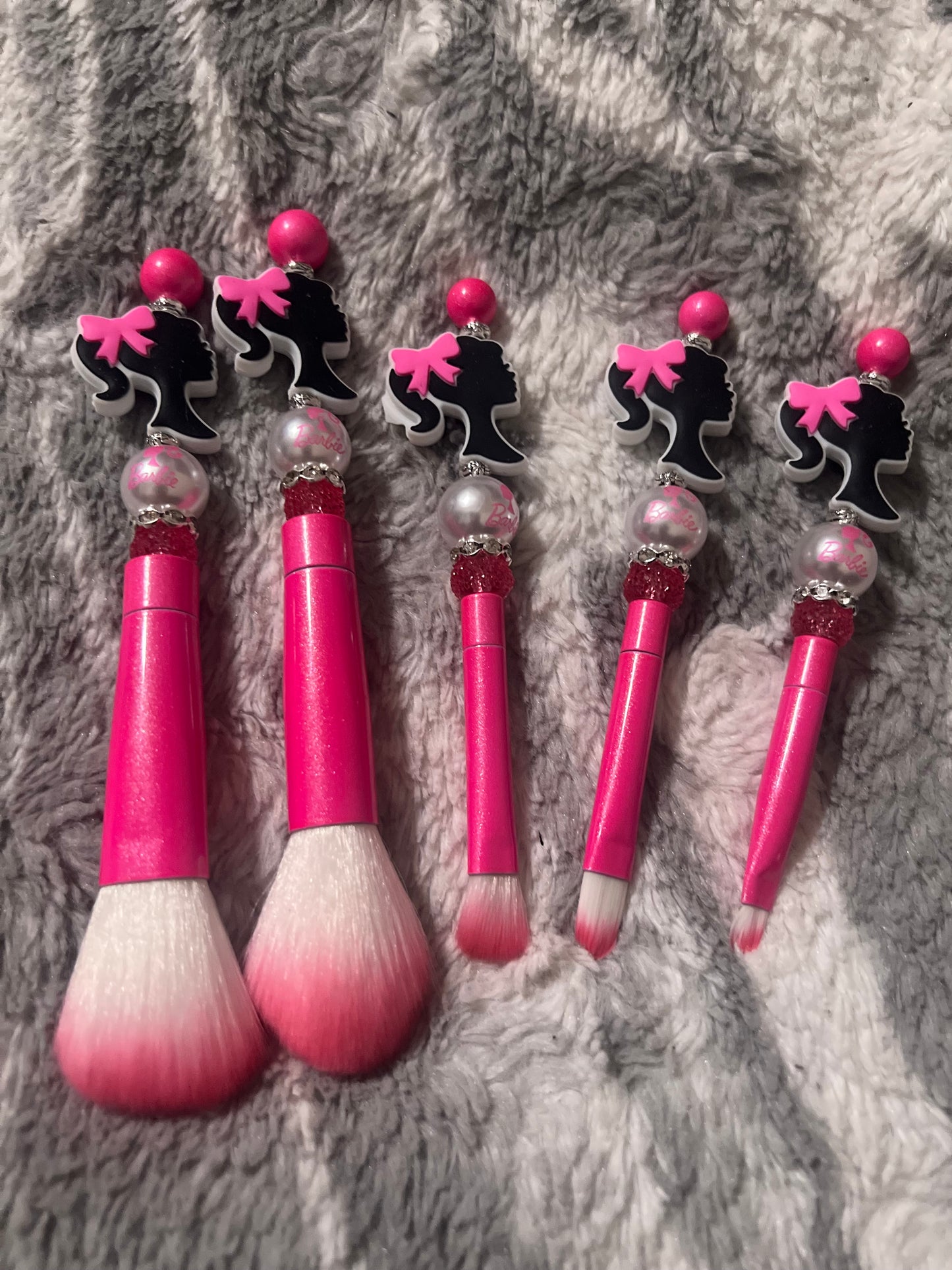 Juego de brochas de maquillaje Barbie de color rosa