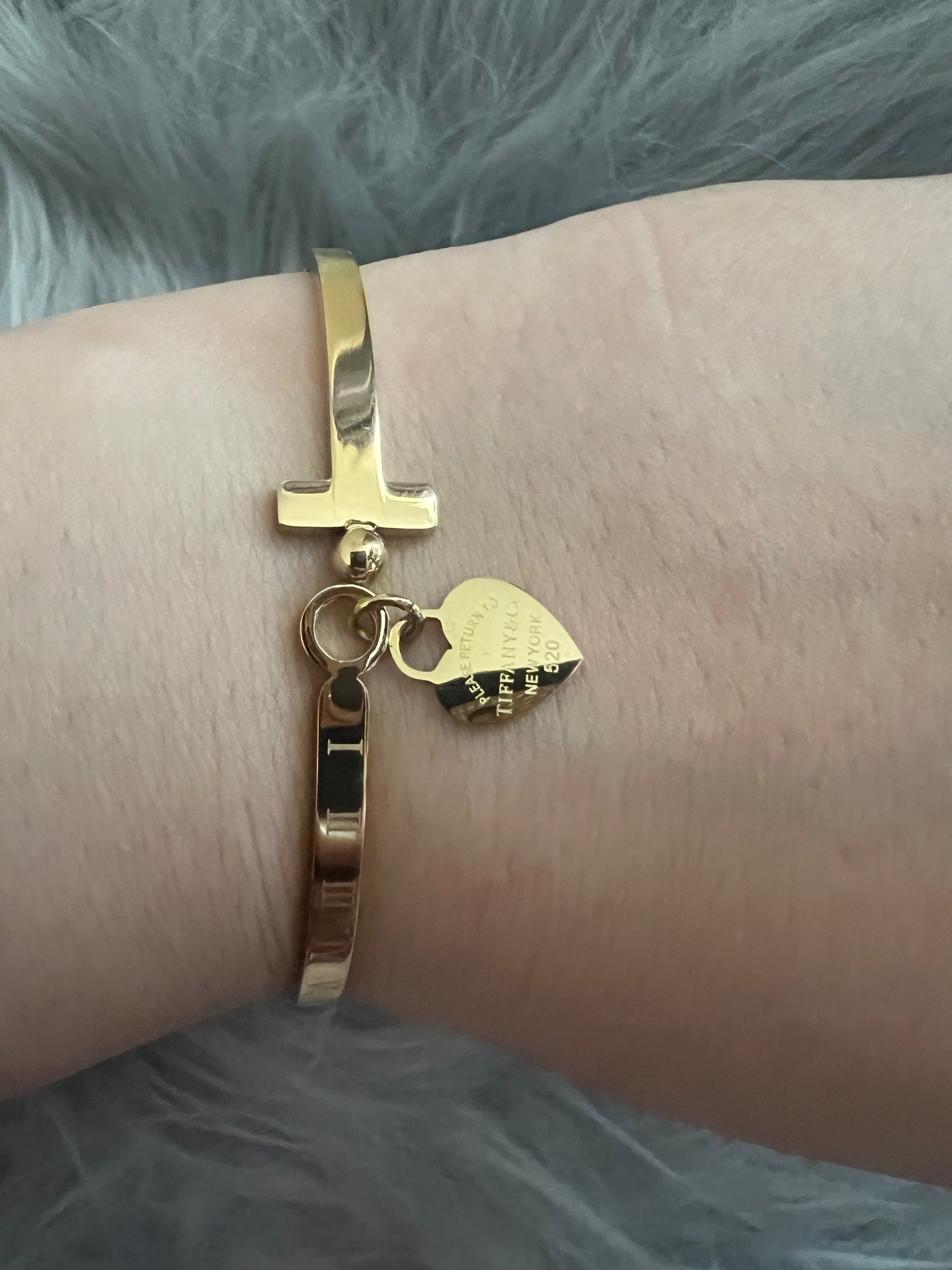 Elegant Open-Closed Bangle with Heart Charm